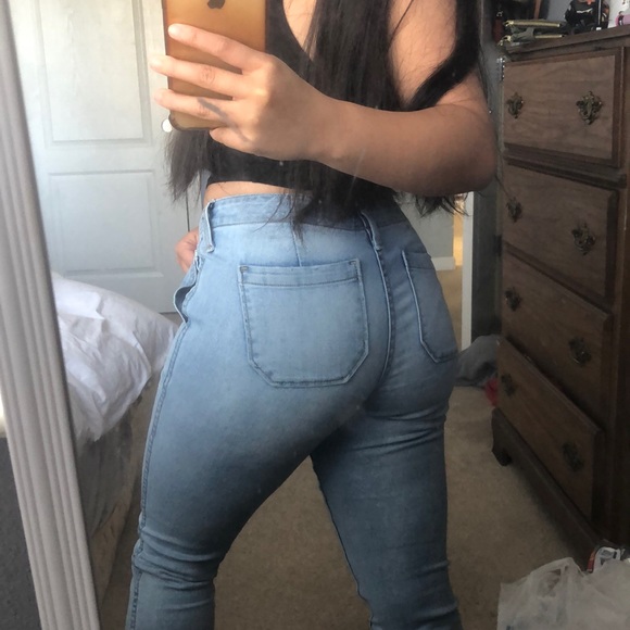 Light Wash GAP Girlfriend Jeans - Picture 2 of 5